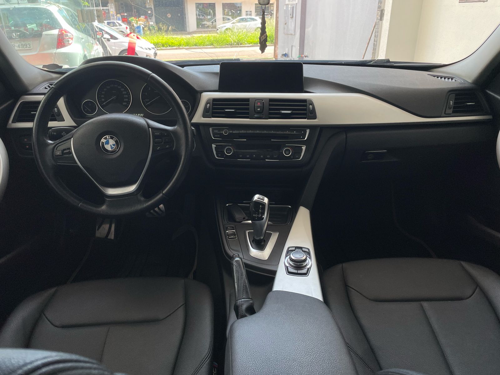 BMW 320i 2.0 Flex - foto 14
