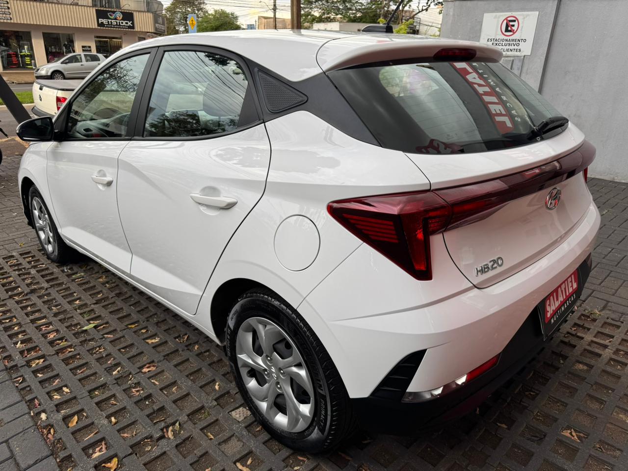 Hyundai HB20 Comfort Plus 1.0 Flex 12V Mec - foto 8