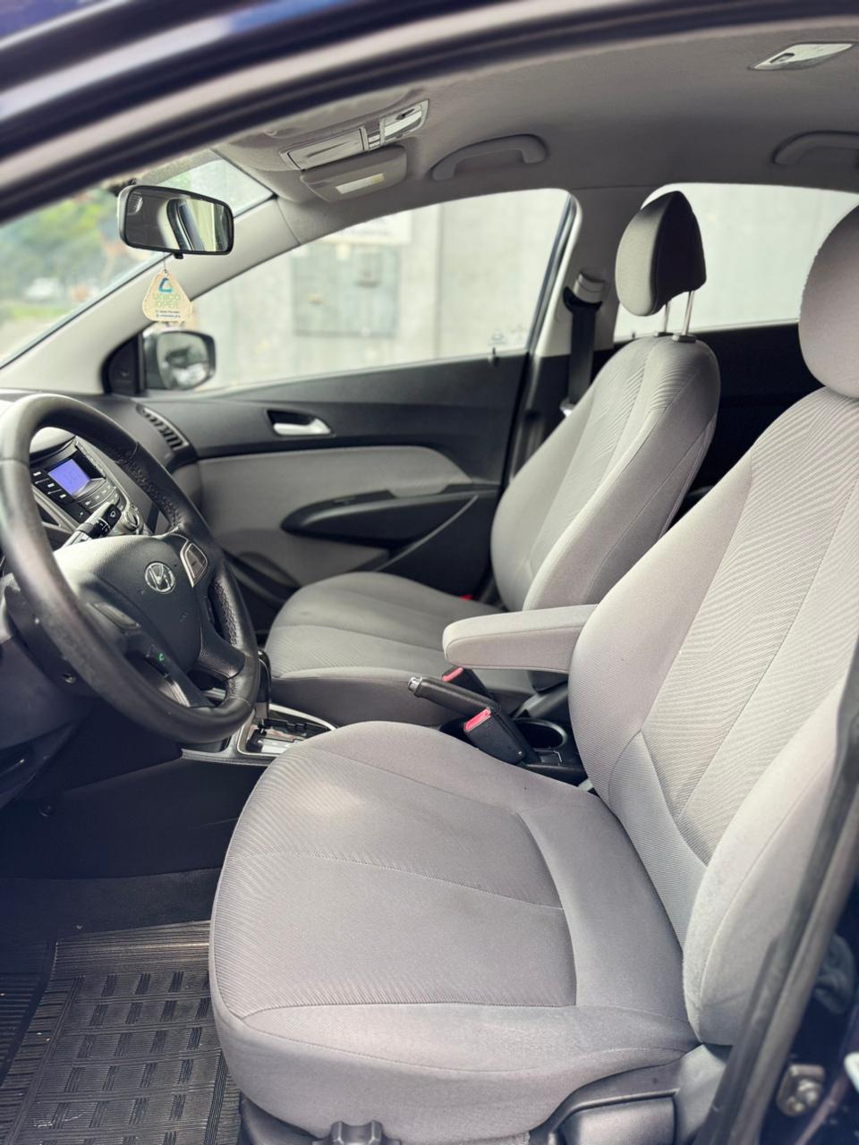 Hyundai HB20S Premium 1.6 Automático - foto 10