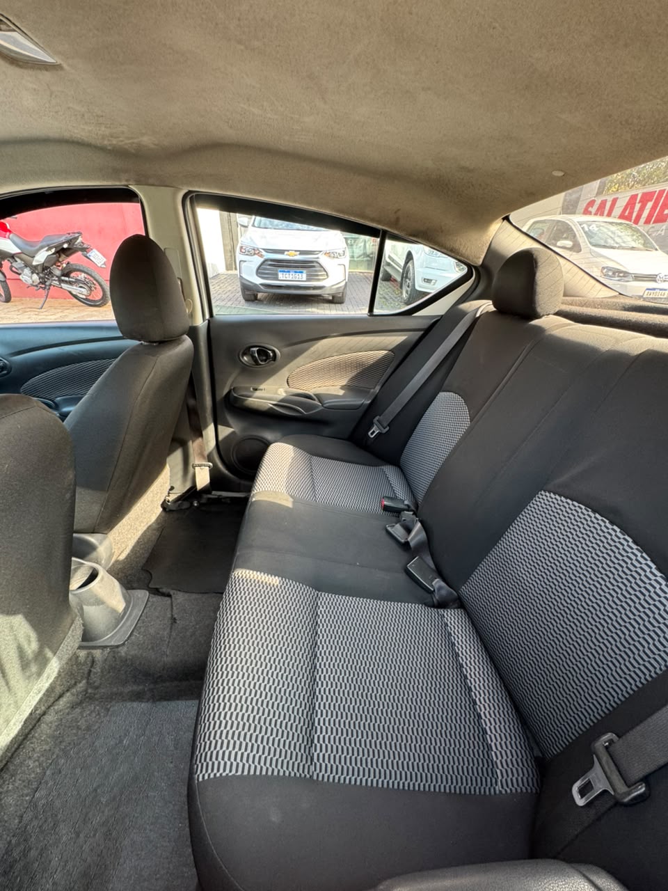 Nissan Versa 1.0 Completo - foto 6
