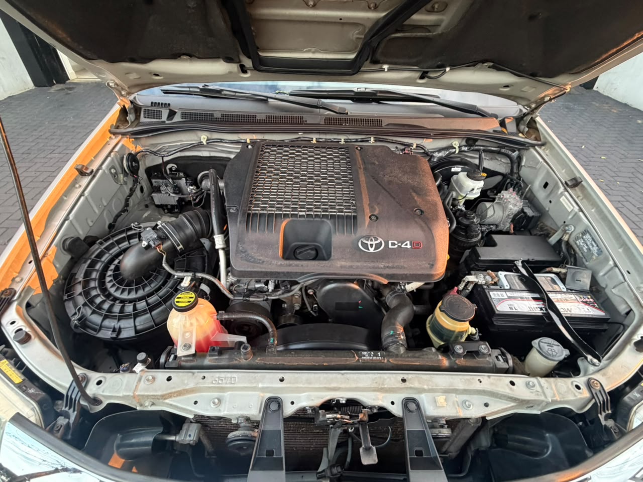 Toyota SW4 2.8 Srv Diesel 4X4 - foto 8